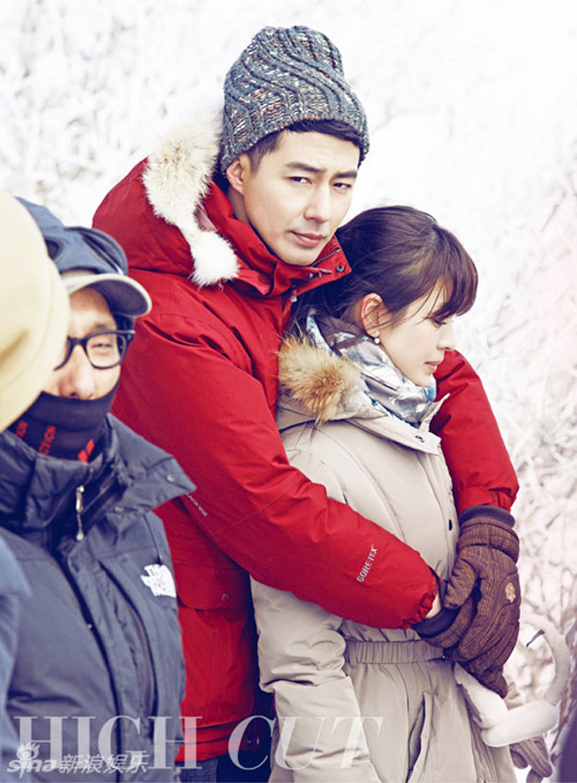 Mới đây nhất, những hình ảnh đẹp mắt và lãng mạn của cặp đôi Song Hye Kyo và Jo In Sung trong phim được đăng tải trên High Cut.